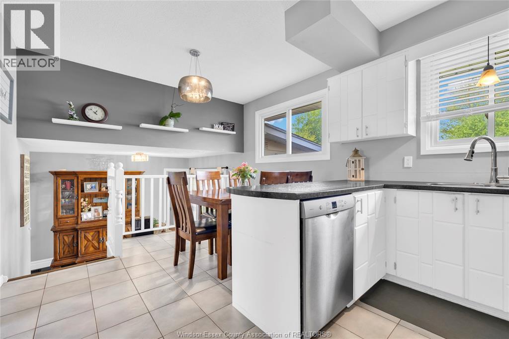 267 Iler Street, Essex, Ontario  N8M 1T9 - Photo 9 - 26010725