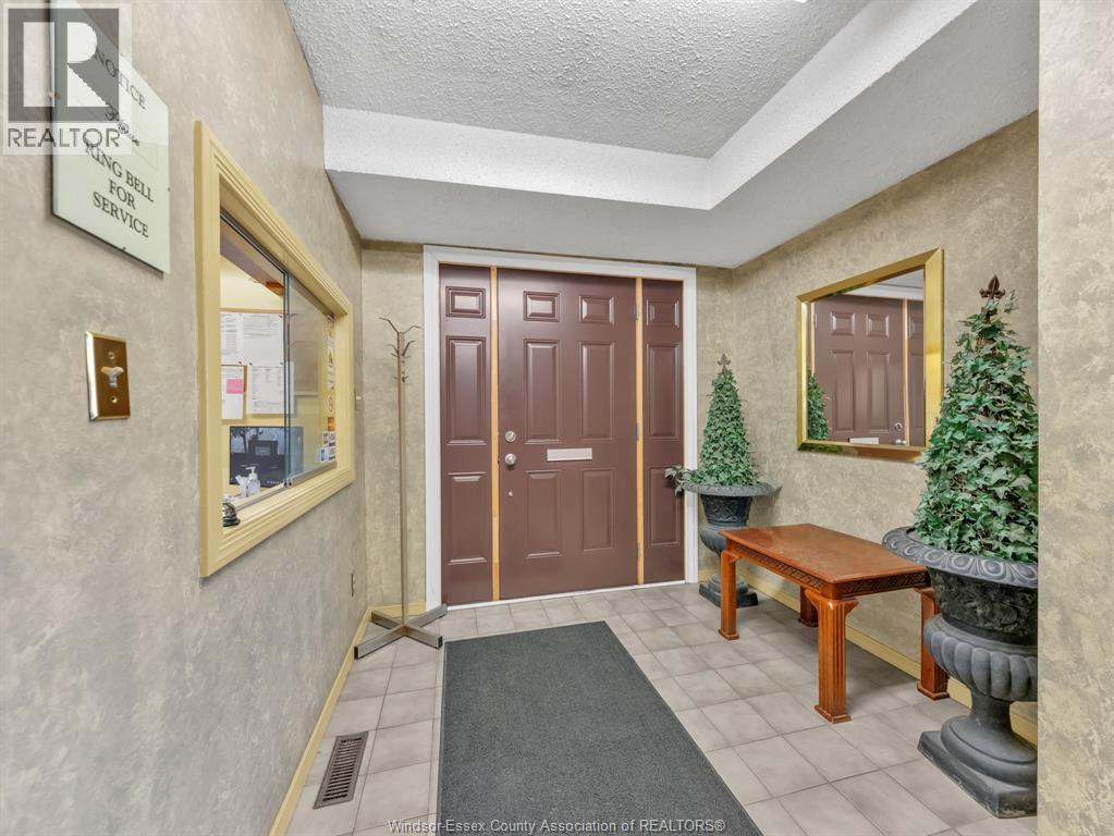 2828 Howard Avenue, Windsor, Ontario  N8X 3Y3 - Photo 3 - 26010713