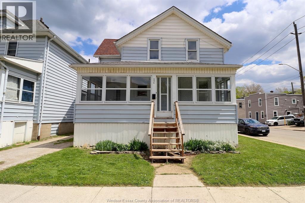 996 ALBERT, Windsor, Ontario