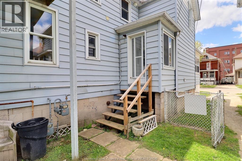 996 Albert, Windsor, Ontario  N8Y 1V6 - Photo 2 - 26010732