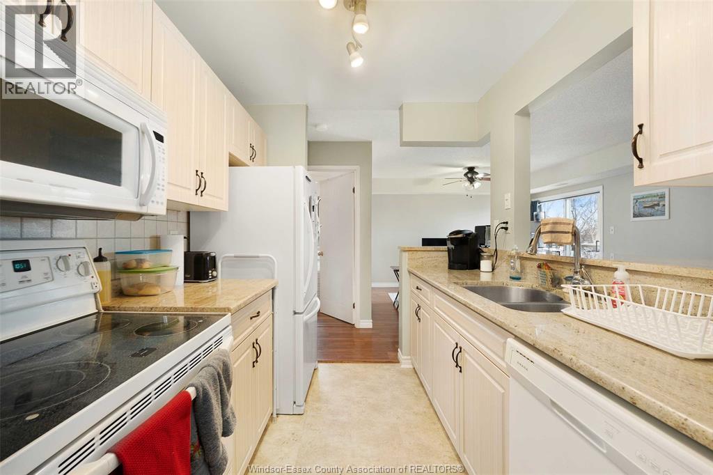 3000 Sandwich Street Unit# 206, Windsor, Ontario  N9C 4G3 - Photo 21 - 26010792