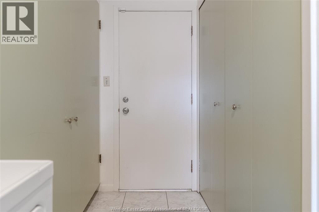 2477 Mark Avenue, Windsor, Ontario  N9E 2W2 - Photo 25 - 26010806