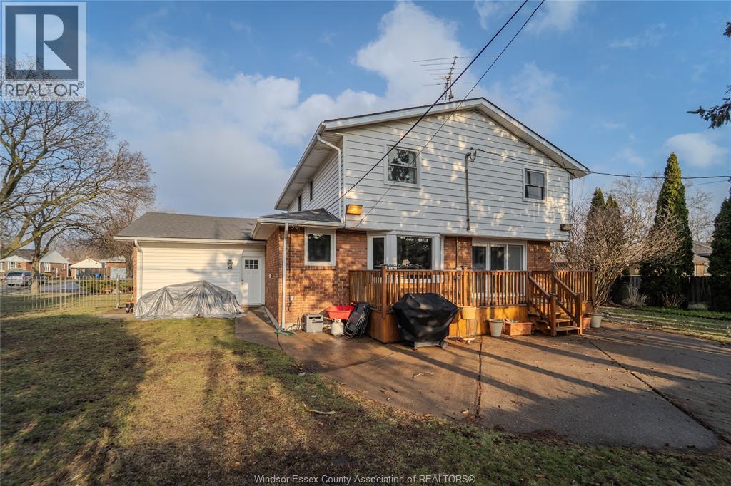 2477 Mark Avenue, Windsor, Ontario  N9E 2W2 - Photo 32 - 26010806