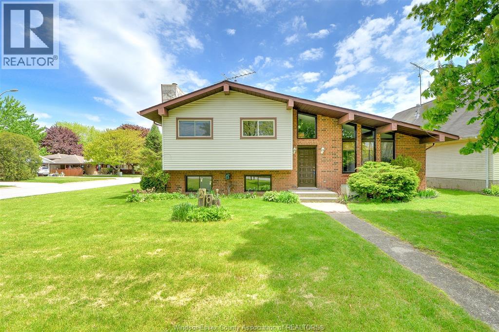 204 Pearson Drive, Harrow, Ontario  N0R 1G0 - Photo 1 - 26010862