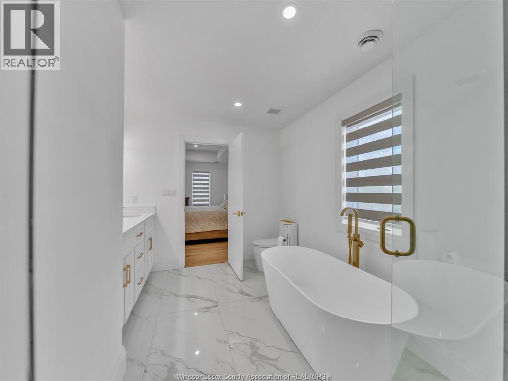 3684 Sutton Avenue, Windsor, Ontario  N9E 0B3 - Photo 33 - 26010750