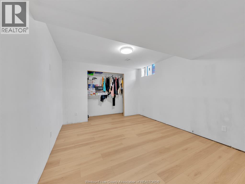 3684 Sutton Avenue, Windsor, Ontario  N9E 0B3 - Photo 40 - 26010750