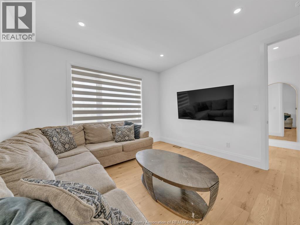 3684 Sutton Avenue, Windsor, Ontario  N9E 0B3 - Photo 6 - 26010750