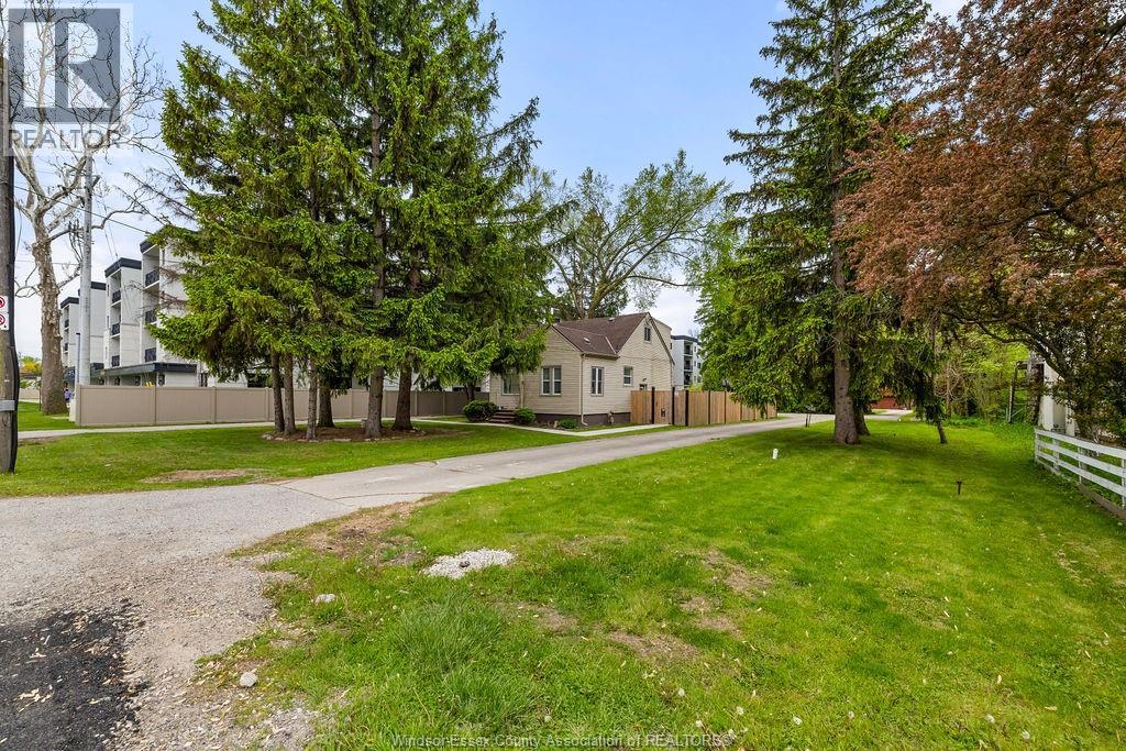 3803 Howard Avenue, Windsor, Ontario  N9E 3N8 - Photo 2 - 26011081