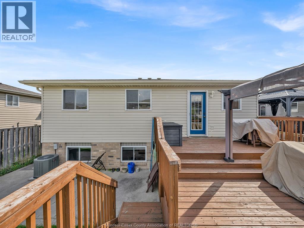 2115 Everts, Windsor, Ontario  N9B 3X7 - Photo 28 - 26011080