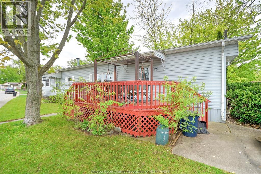 8 Ash Court, Mcgregor, Ontario  N0R 1J0 - Photo 2 - 26010988