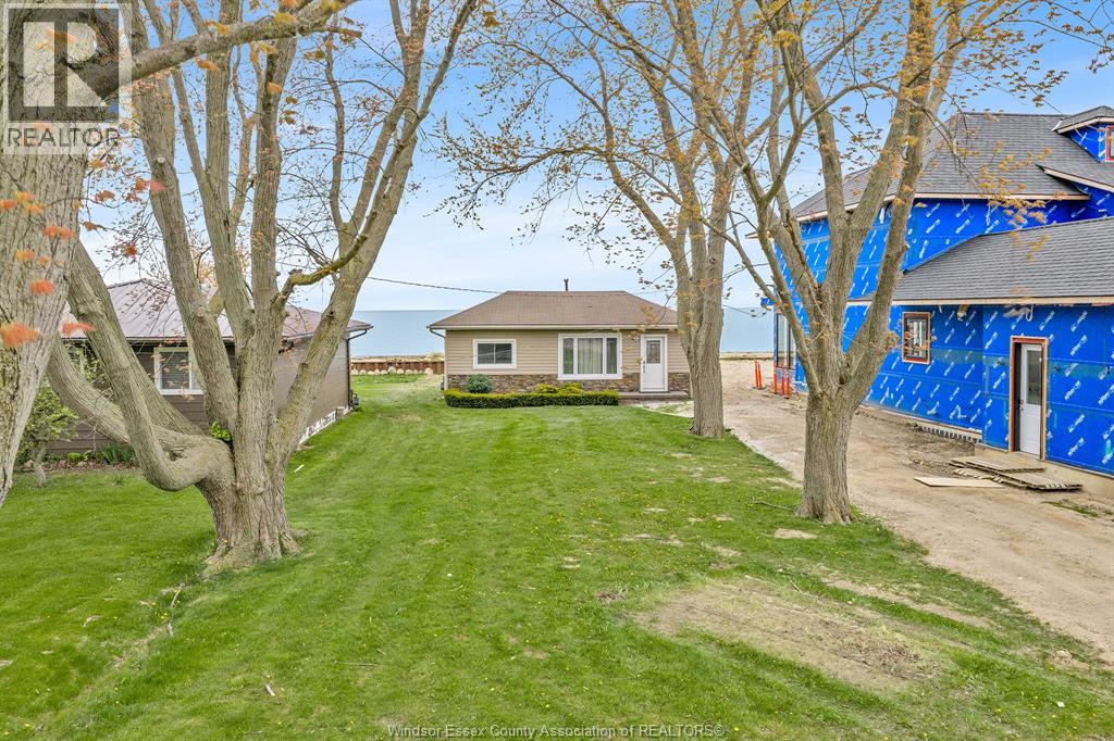 162 Robson Rd, Leamington, Ontario  N8H 5R1 - Photo 2 - 26011047