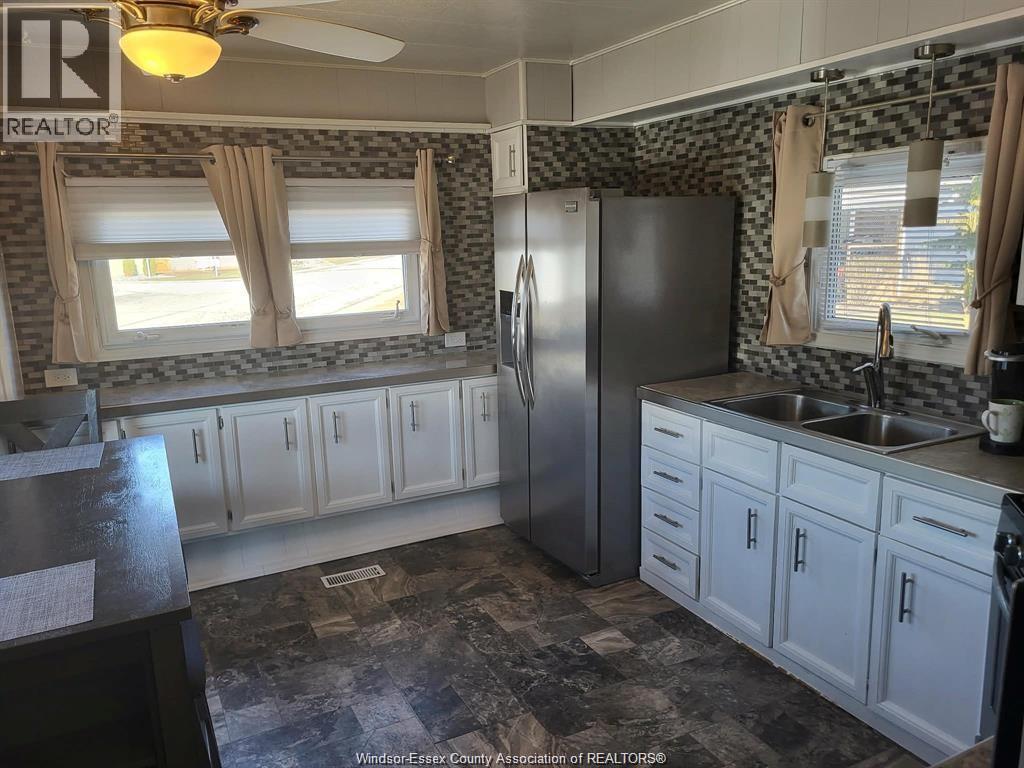 1 Wilder South Unit# Mobile Home Only, Lakeshore, Ontario  N8N 2S9 - Photo 10 - 26011203