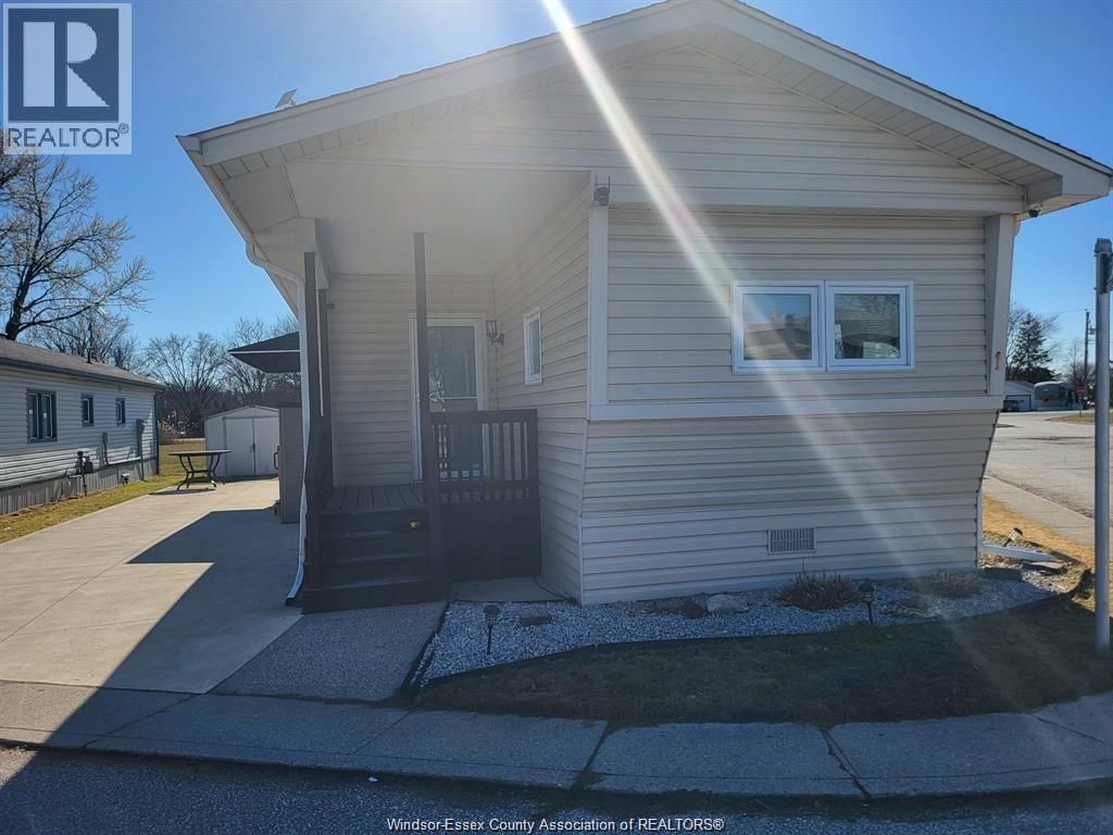 1 Wilder South Unit# Mobile Home Only, Lakeshore, Ontario  N8N 2S9 - Photo 2 - 26011203