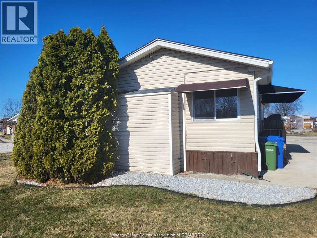 1 Wilder South Unit# Mobile Home Only, Lakeshore, Ontario  N8N 2S9 - Photo 3 - 26011203