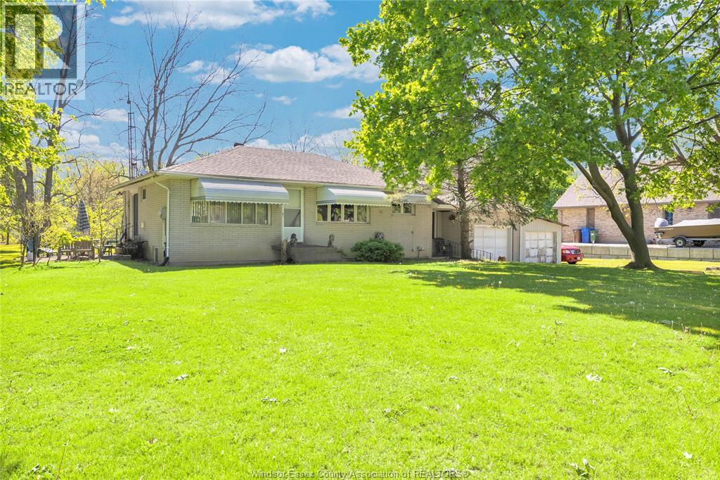302 West Pike Creek Road, Lakeshore, Ontario  N8N 2L9 - Photo 2 - 26011183