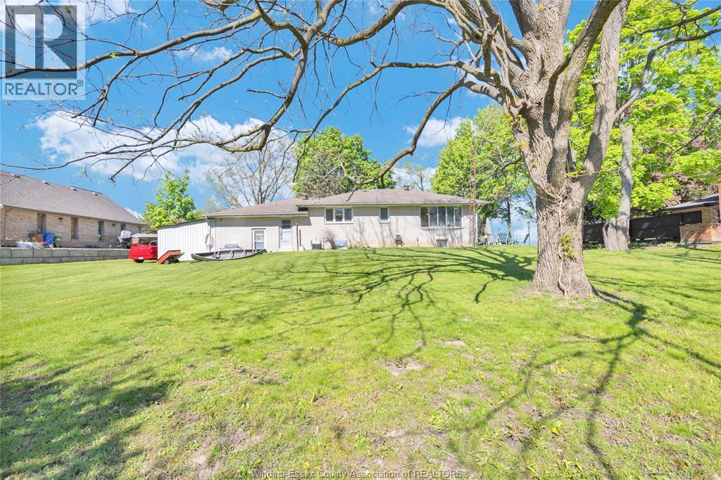302 West Pike Creek Road, Lakeshore, Ontario  N8N 2L9 - Photo 5 - 26011183