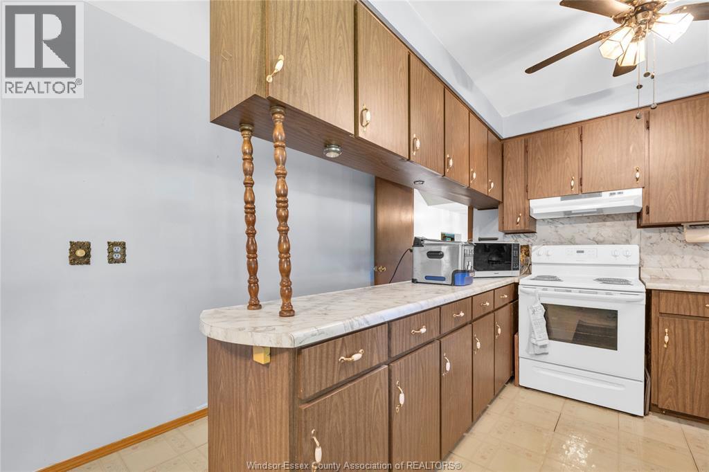 302 West Pike Creek Road, Lakeshore, Ontario  N8N 2L9 - Photo 9 - 26011183