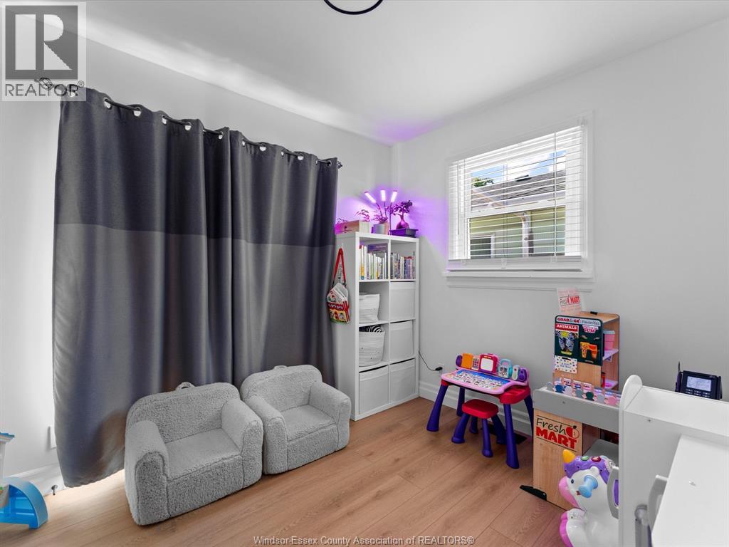 1733 Glendale, Windsor, Ontario  N9T 2N1 - Photo 19 - 26011260