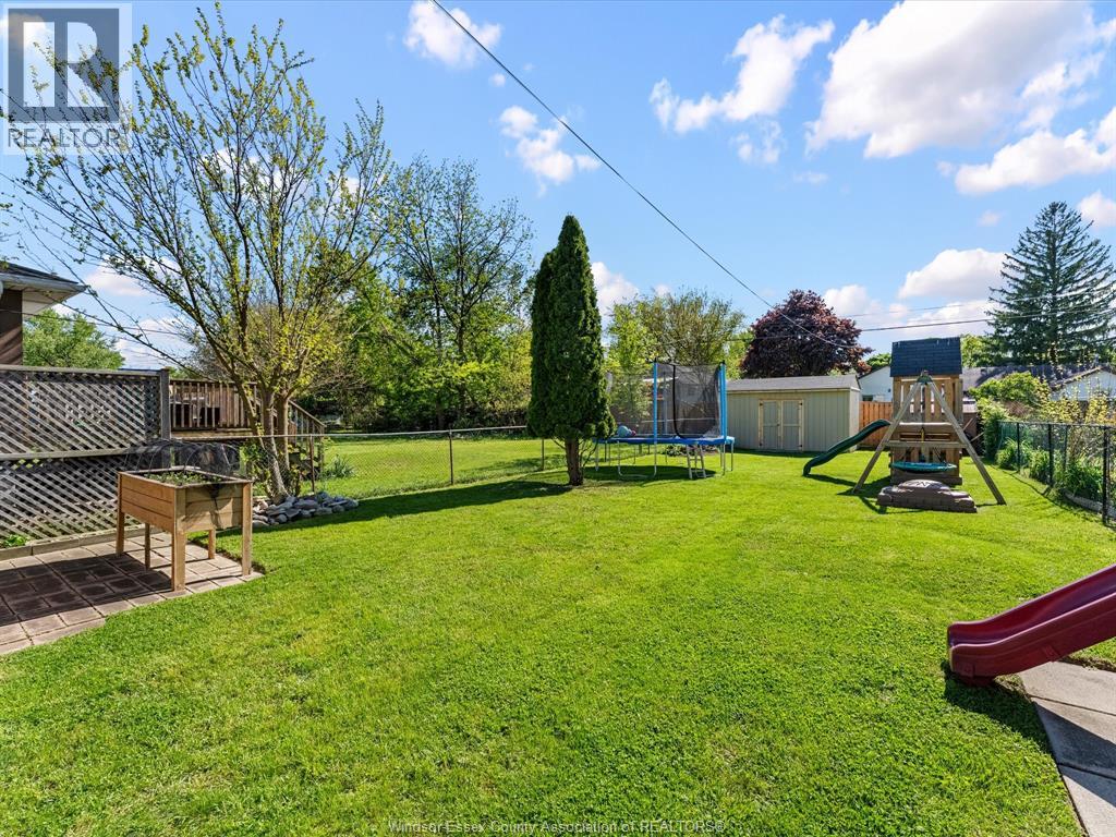 1733 Glendale, Windsor, Ontario  N9T 2N1 - Photo 21 - 26011260