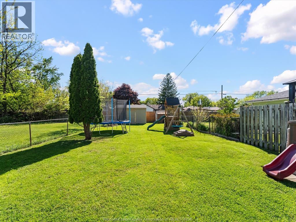 1733 Glendale, Windsor, Ontario  N9T 2N1 - Photo 22 - 26011260