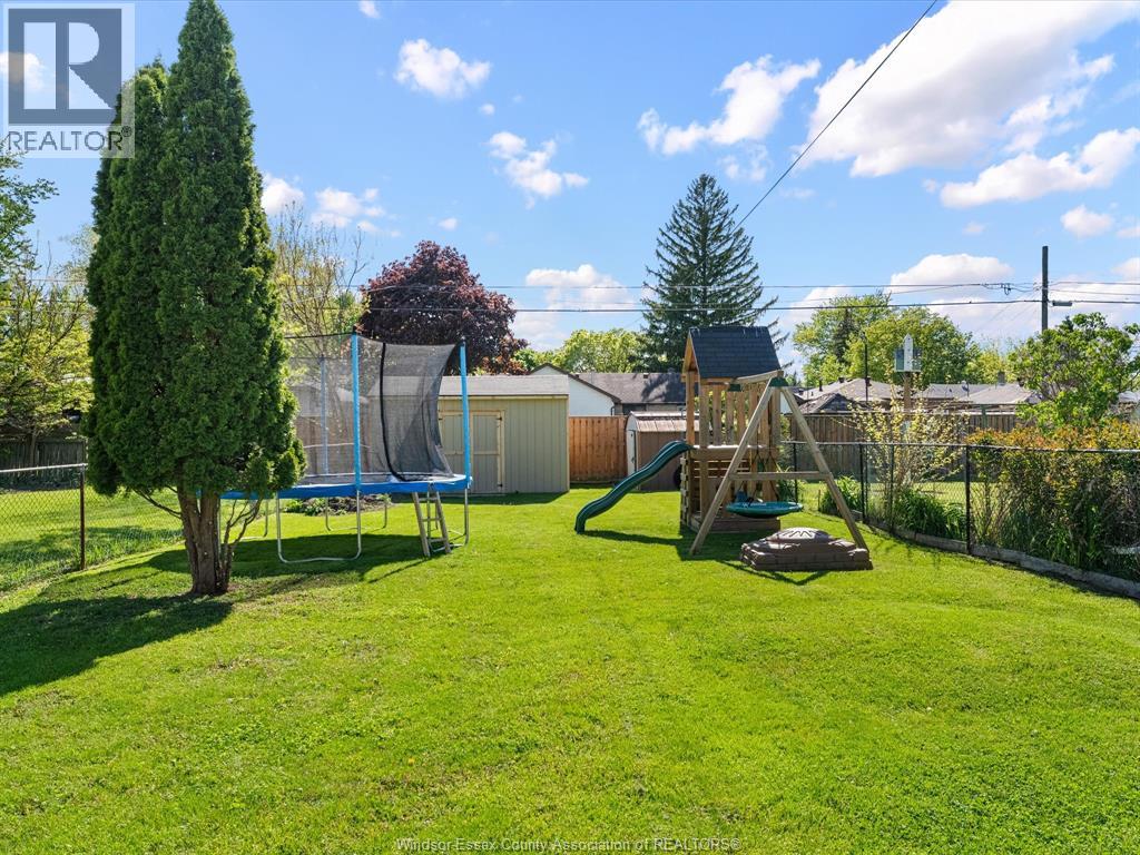 1733 Glendale, Windsor, Ontario  N9T 2N1 - Photo 23 - 26011260