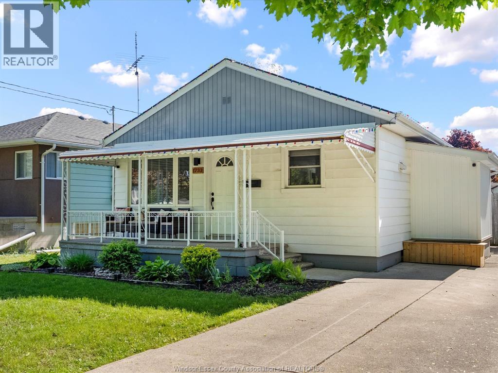 1733 Glendale, Windsor, Ontario  N9T 2N1 - Photo 3 - 26011260