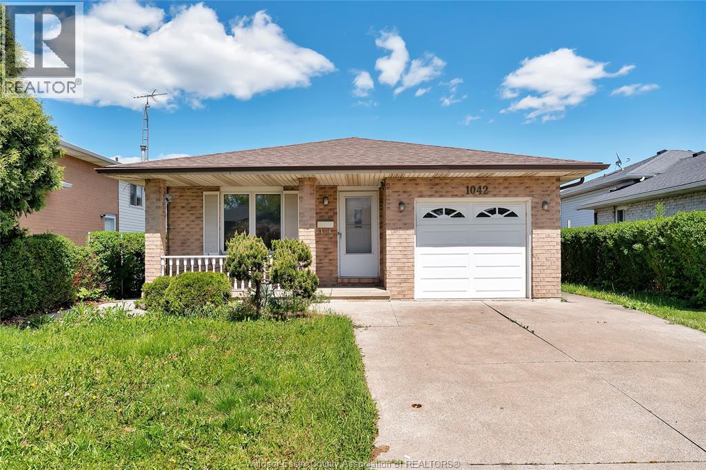1042 Brookview Crescent, Windsor, Ontario  N8W 5H3 - Photo 1 - 26011252