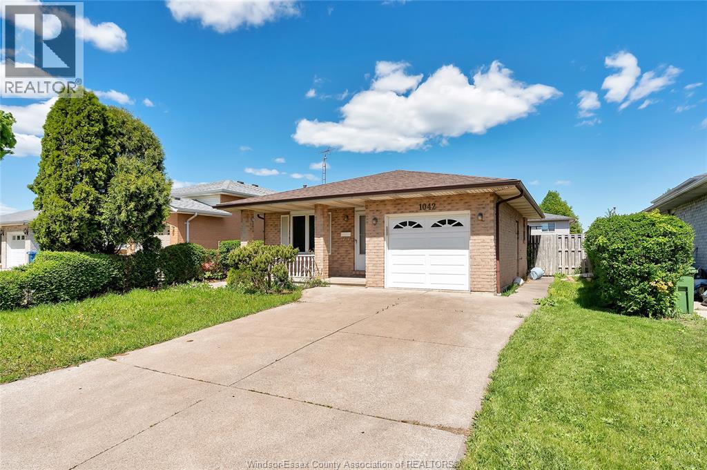 1042 Brookview Crescent, Windsor, Ontario  N8W 5H3 - Photo 2 - 26011252