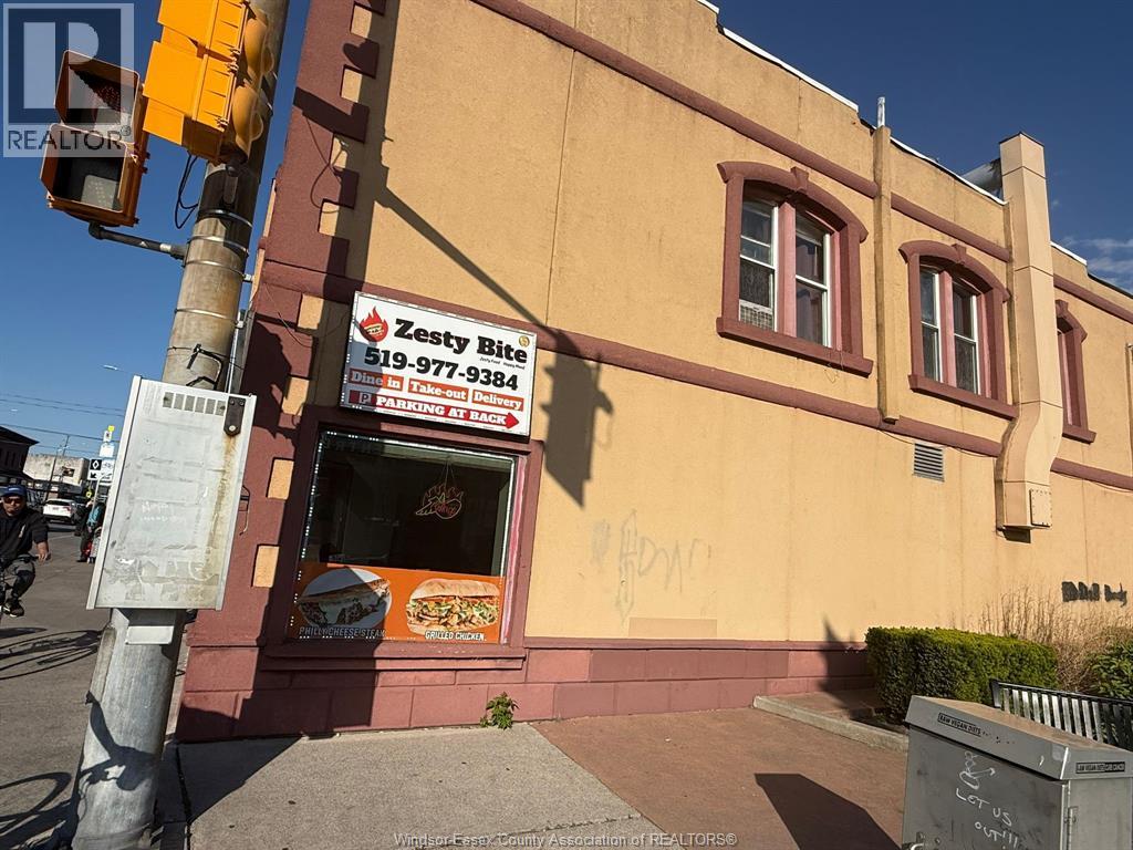 903 Wyandotte Street East, Windsor, Ontario  N9A 3K1 - Photo 4 - 26011247