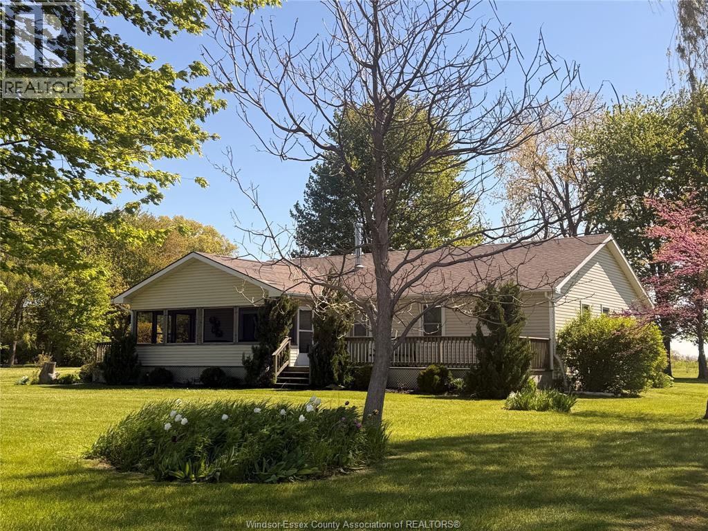 945 West Shore Road, Pelee Island, Ontario  N0R 1M0 - Photo 1 - 26011311