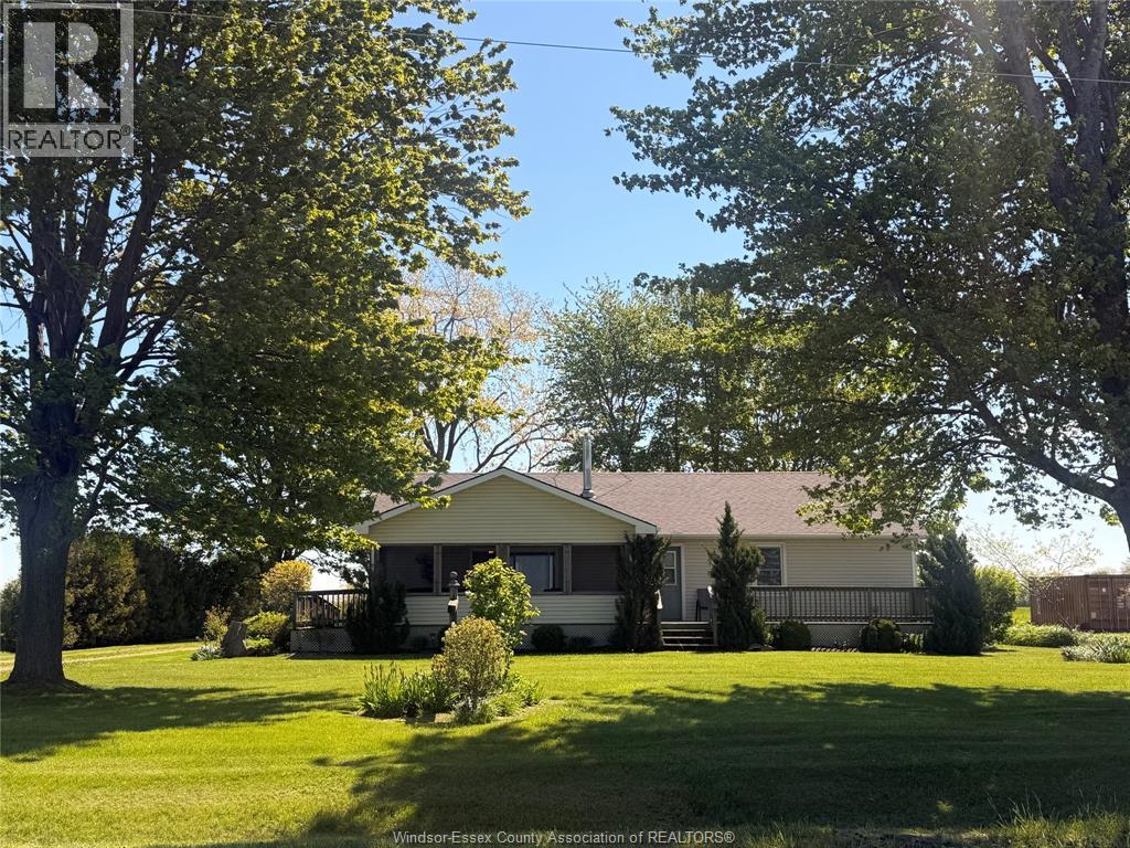 945 West Shore Road, Pelee Island, Ontario  N0R 1M0 - Photo 2 - 26011311