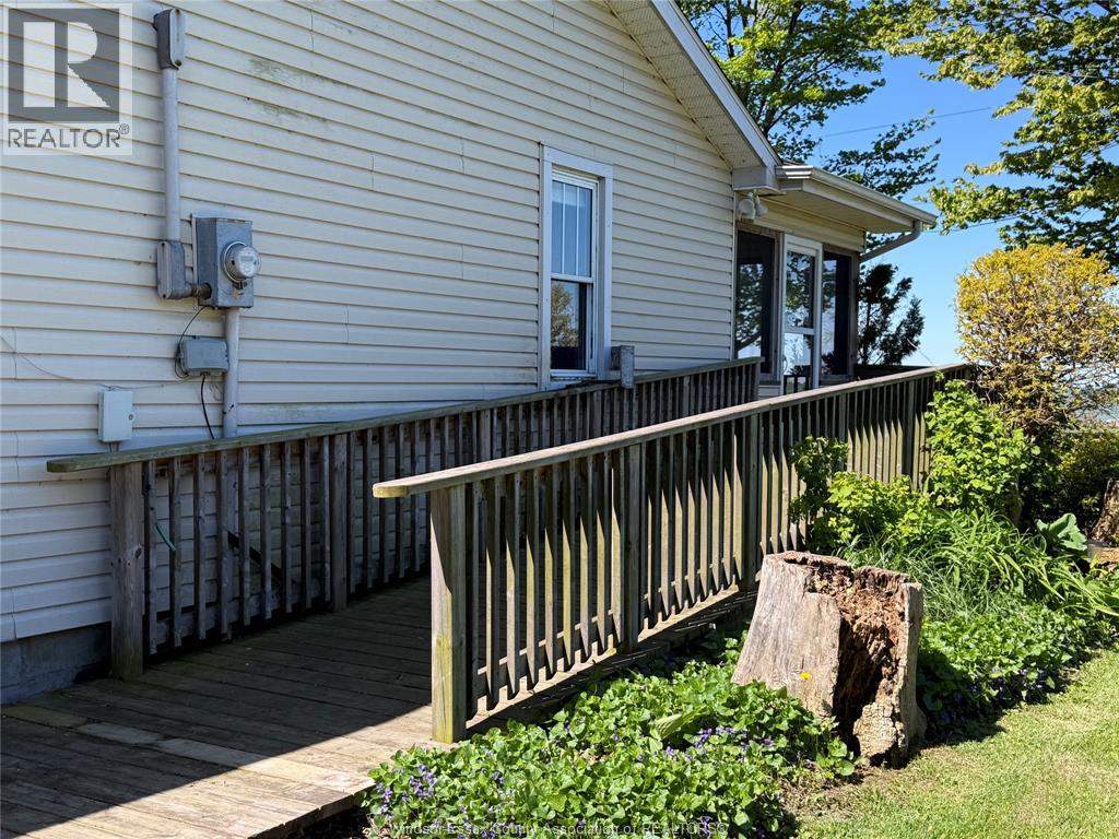 945 West Shore Road, Pelee Island, Ontario  N0R 1M0 - Photo 8 - 26011311