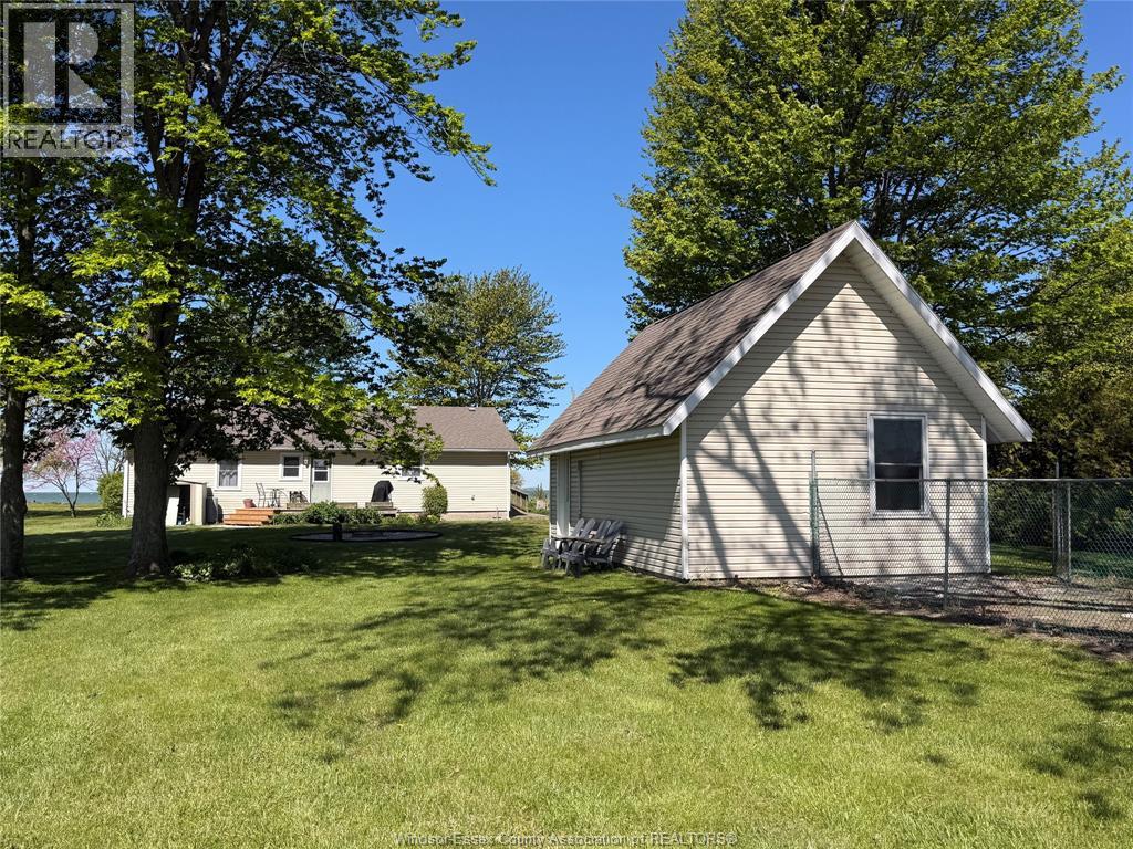 945 West Shore Road, Pelee Island, Ontario  N0R 1M0 - Photo 9 - 26011311
