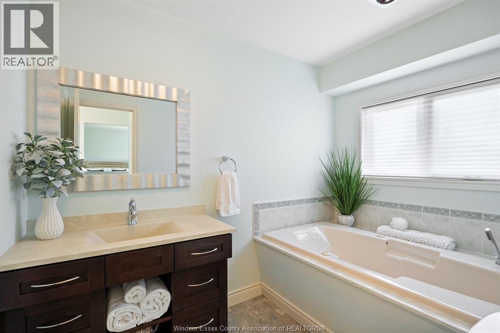 1603 Heritage Rd, Kingsville, Ontario  N9Y 2E6 - Photo 34 - 26011299