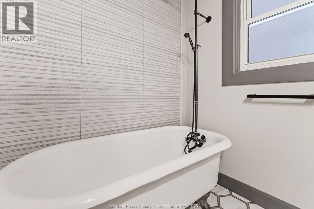 557 Moy Ave, Windsor, Ontario  N9A 2N3 - Photo 40 - 26011382