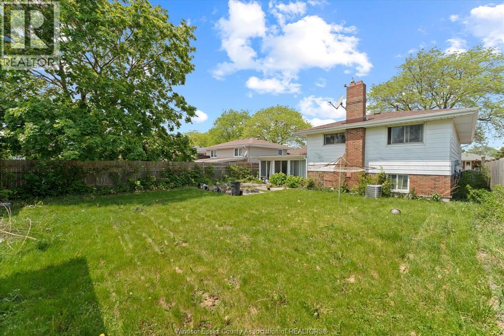 10575 Mulberry Drive, Windsor, Ontario  N8R 1H7 - Photo 31 - 26011394