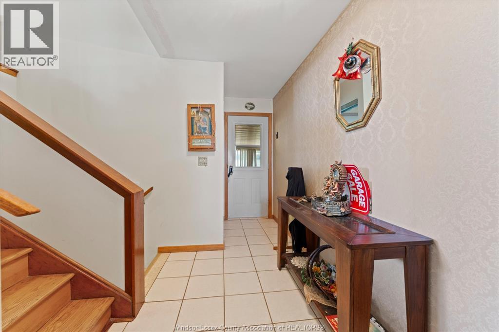 10575 Mulberry Drive, Windsor, Ontario  N8R 1H7 - Photo 6 - 26011394