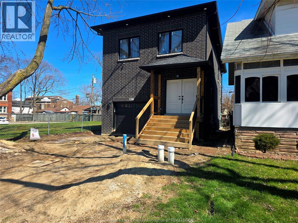 1280 DUFFERIN PLACE, Windsor, Ontario