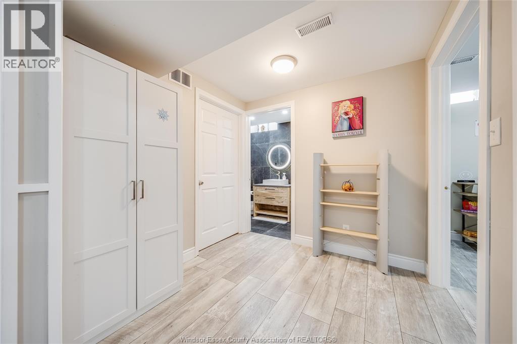 1977 Kirkland Avenue, Windsor, Ontario  N8P 1P7 - Photo 43 - 26011439