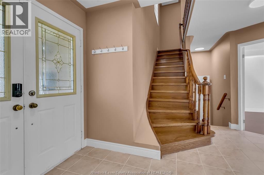 1063 Peach Blossom Crescent, Windsor, Ontario  N9G 2R5 - Photo 4 - 26011521
