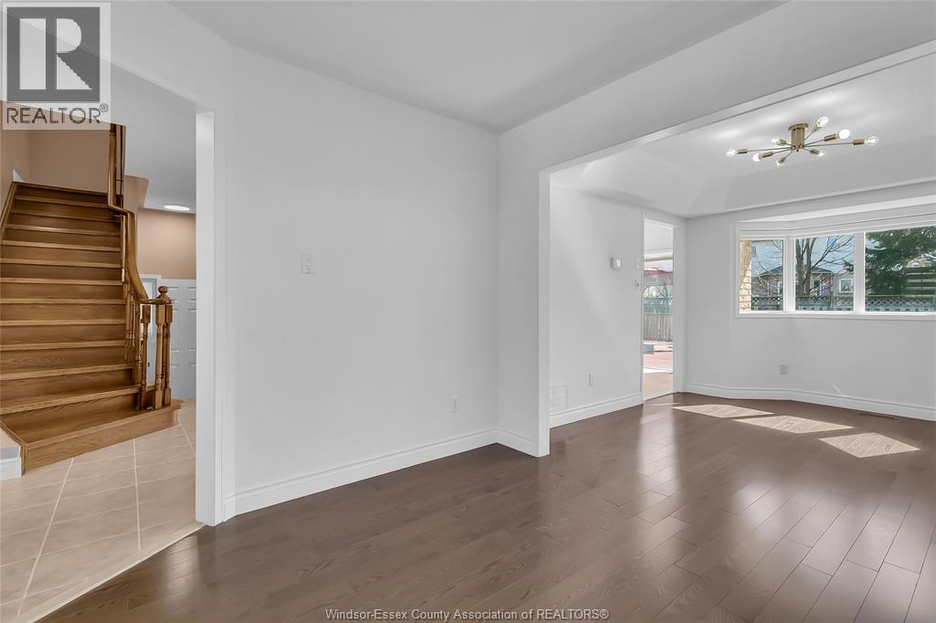1063 Peach Blossom Crescent, Windsor, Ontario  N9G 2R5 - Photo 5 - 26011521