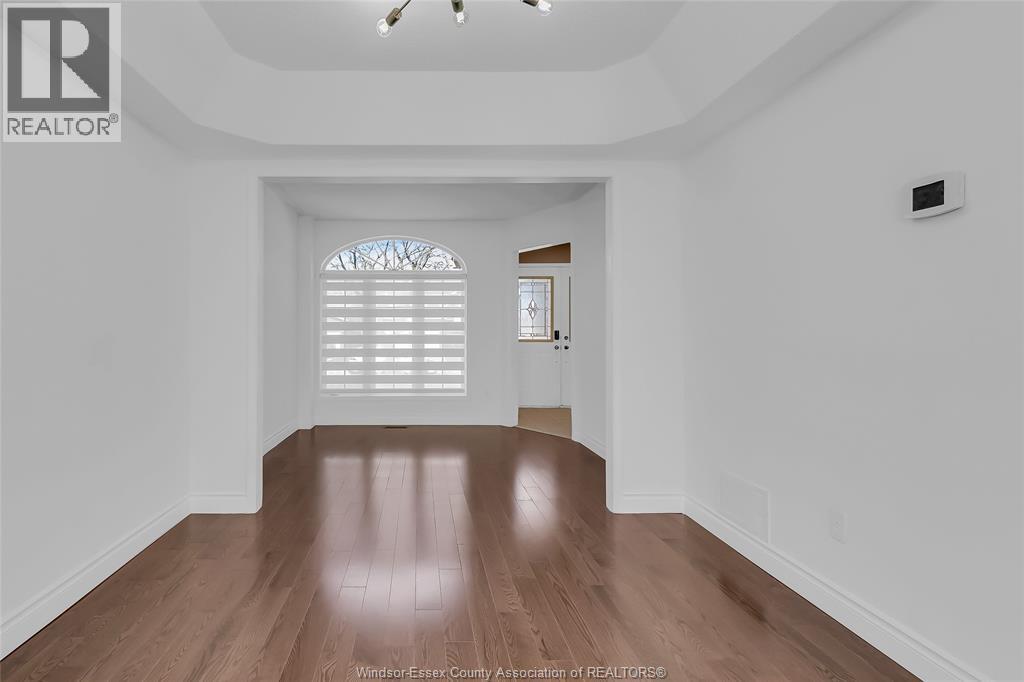 1063 Peach Blossom Crescent, Windsor, Ontario  N9G 2R5 - Photo 7 - 26011521