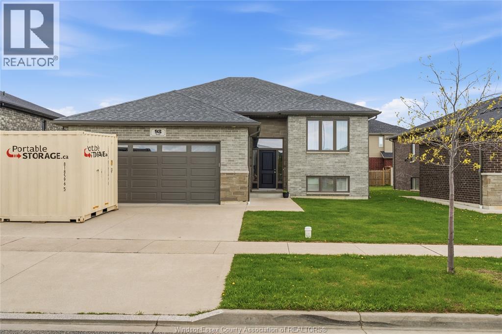 98 Peter Avenue, Leamington, Ontario  N8H 0E7 - Photo 2 - 26011557