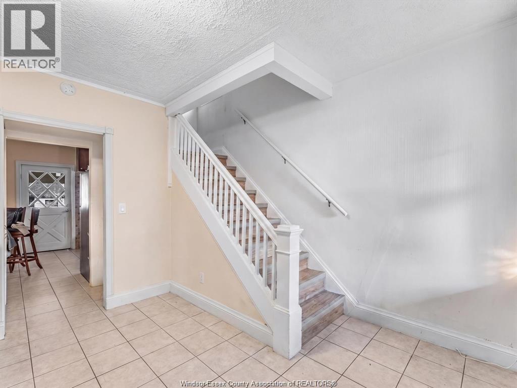 836 Elliott, Windsor, Ontario  N9A 3S7 - Photo 3 - 26011575