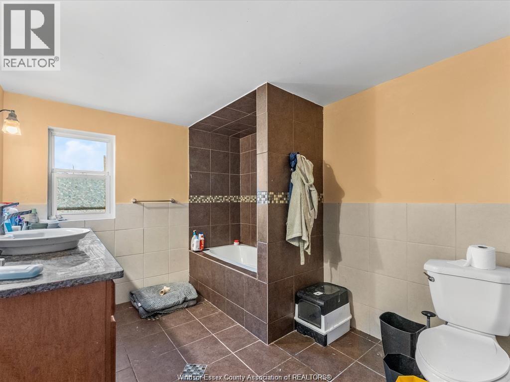 836 Elliott, Windsor, Ontario  N9A 3S7 - Photo 9 - 26011575