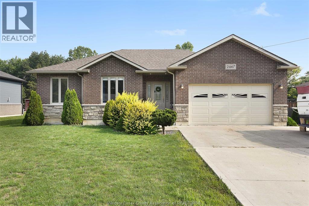 21107 MCLEAN ROAD, Wheatley, Ontario