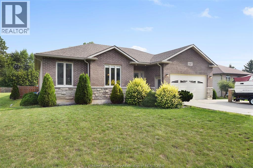 21107 Mclean Road, Wheatley, Ontario  N0P 2P0 - Photo 3 - 26011566