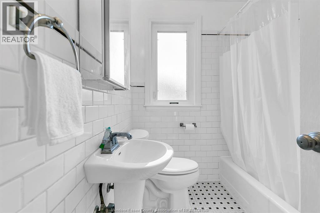 3736 Vaughan, Windsor, Ontario  N9C 1Z5 - Photo 18 - 26011622