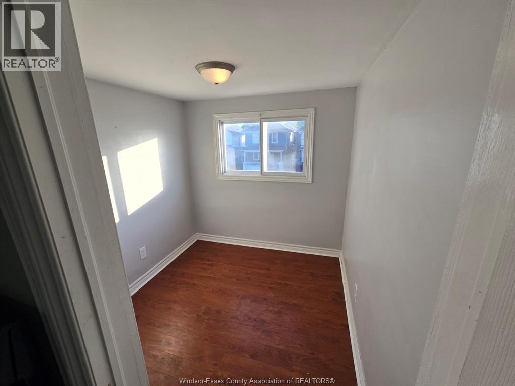 1106-1108 Elm Avenue Unit# Upper, Windsor, Ontario  N9A 5H7 - Photo 3 - 26011619