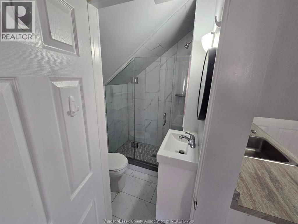 1106-1108 Elm Avenue Unit# Upper, Windsor, Ontario  N9A 5H7 - Photo 4 - 26011619